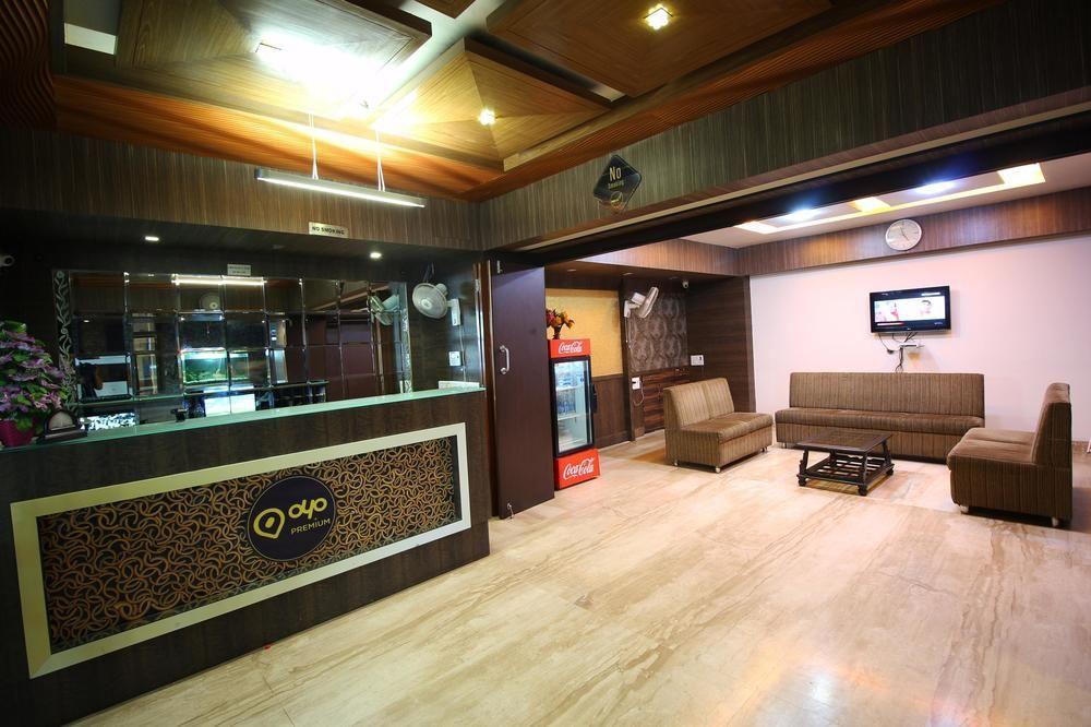 Oyo Premium Law Garden C G Road Hotel Ahmedabad Exterior foto